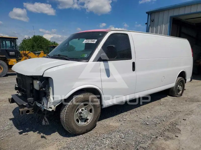 2017 Chevrolet Express фото