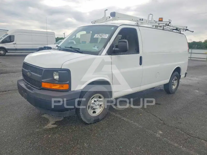 2017 Chevrolet Express photo