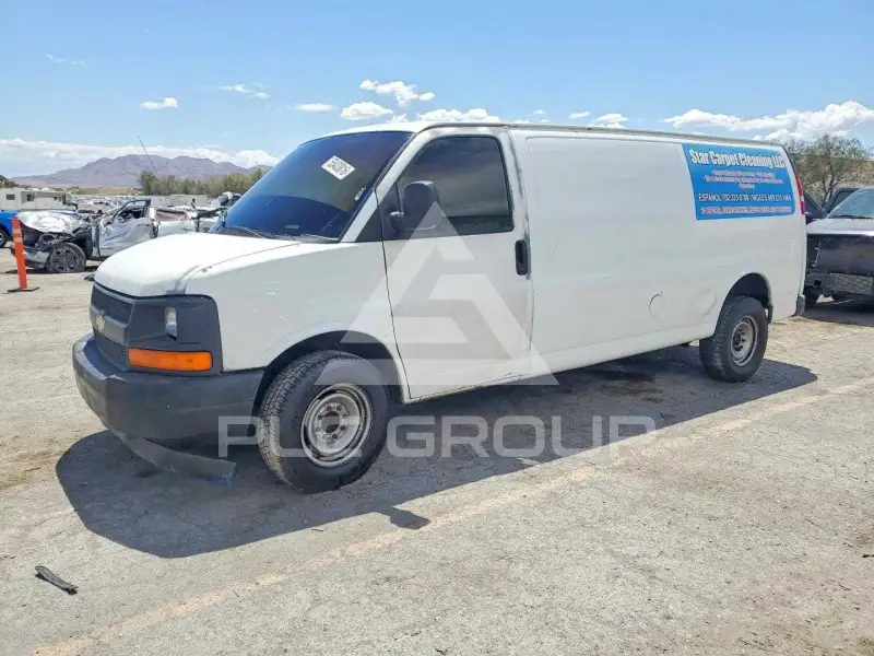 2017 Chevrolet Express photo