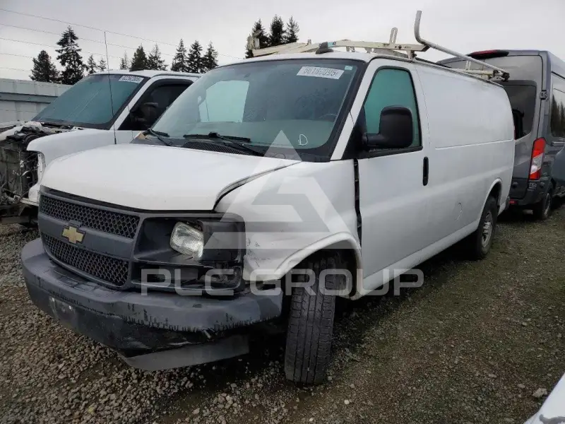 2017 Chevrolet Express photo