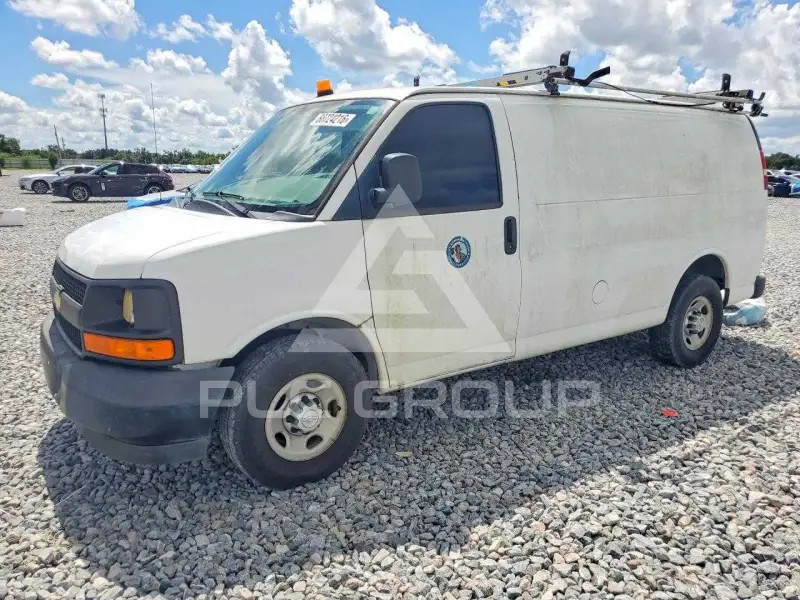 2017 Chevrolet Express фото