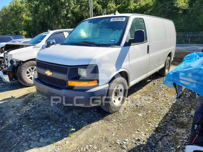 2017 Chevrolet Express photo