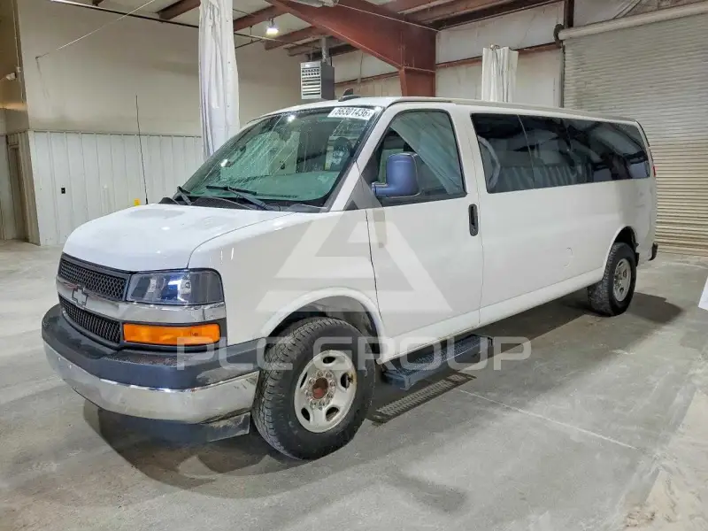 2017 Chevrolet Express фото