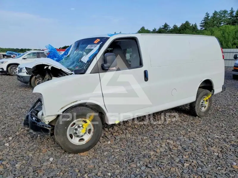 2017 Chevrolet Express photo
