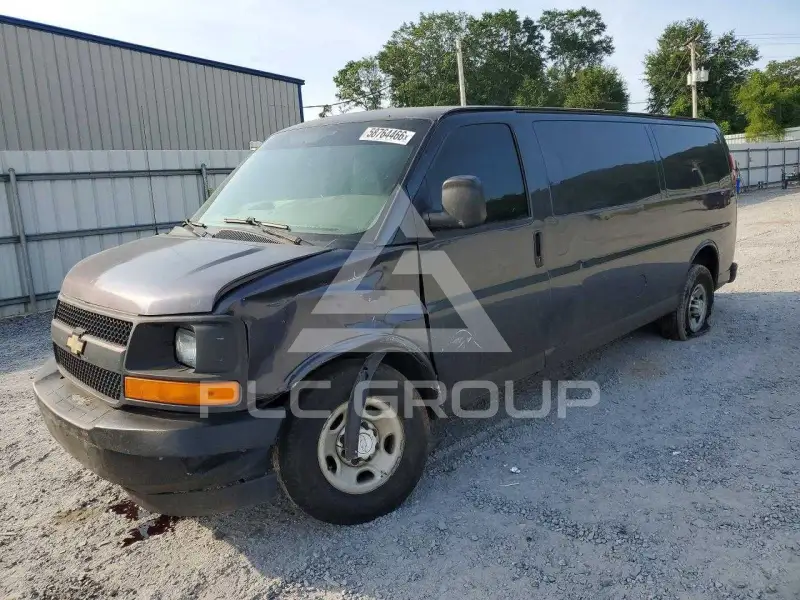 2017 Chevrolet Express фото