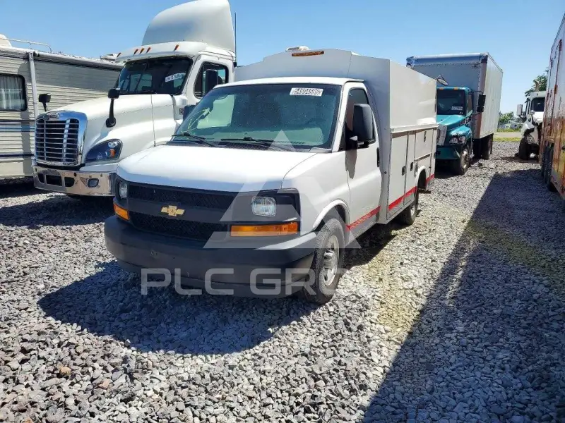 2017 Chevrolet Express фото