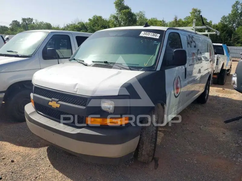 2017 Chevrolet Express photo