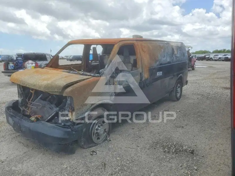 2017 Chevrolet Express photo