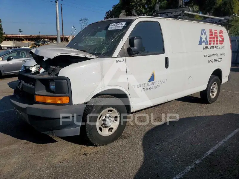 2017 Chevrolet Express фото