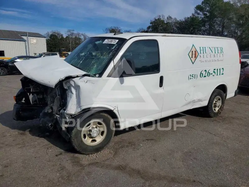 2017 Chevrolet Express photo