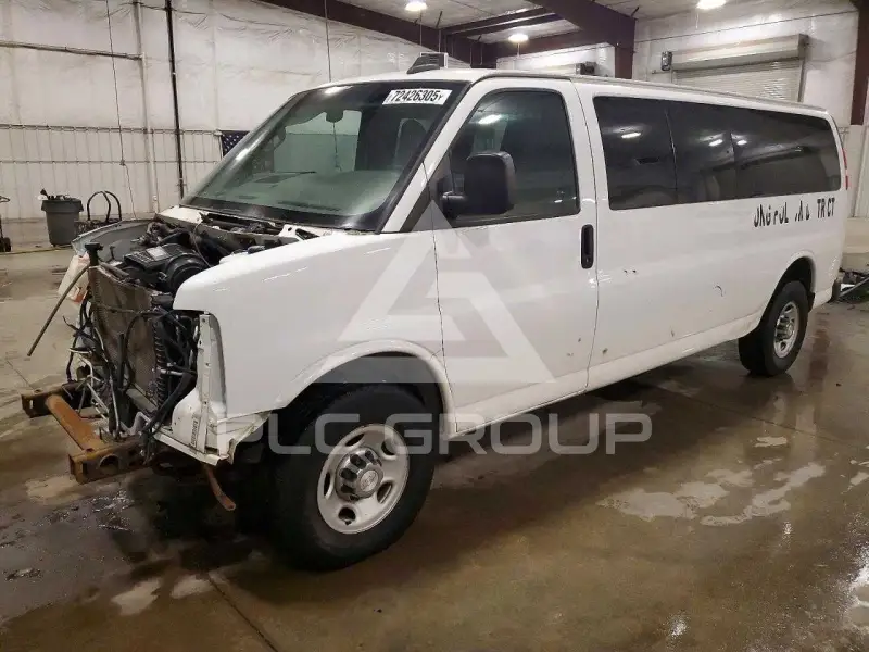 2017 Chevrolet Express photo