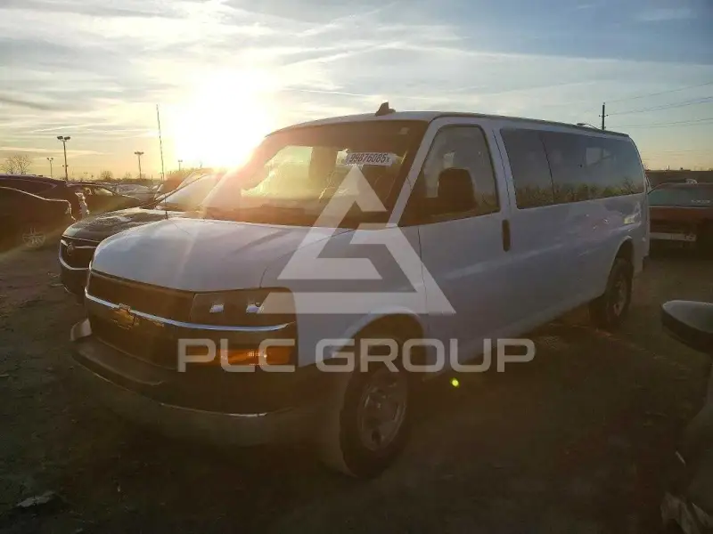 2017 Chevrolet Express фото