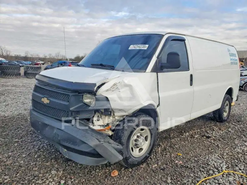 2017 Chevrolet Express фото