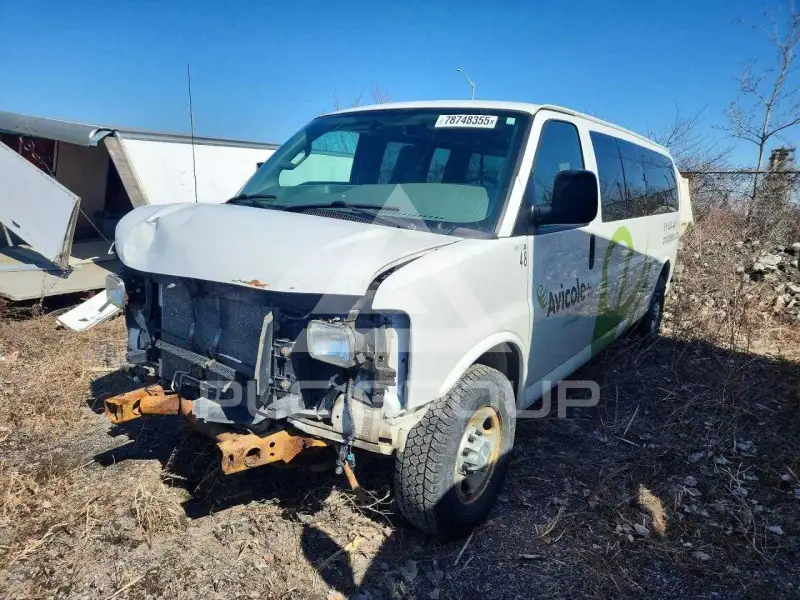 2017 Chevrolet Express photo