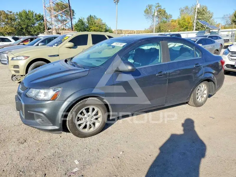 2017 Chevrolet Sonic photo