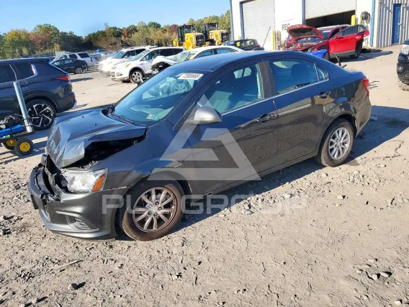 2017 Chevrolet Sonic photo