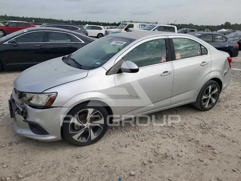 2017 Chevrolet Sonic фото