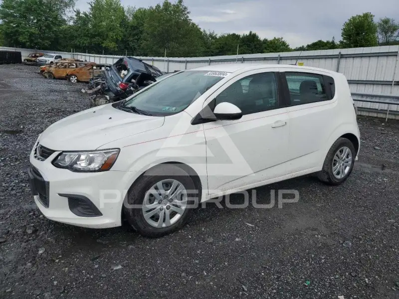 2017 Chevrolet Sonic фото