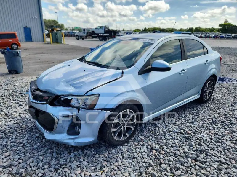 2017 Chevrolet Sonic фото