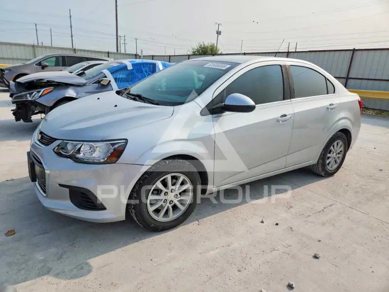 2017 Chevrolet Sonic photo