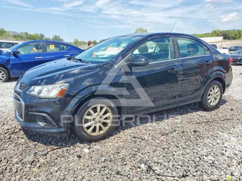 2017 Chevrolet Sonic photo