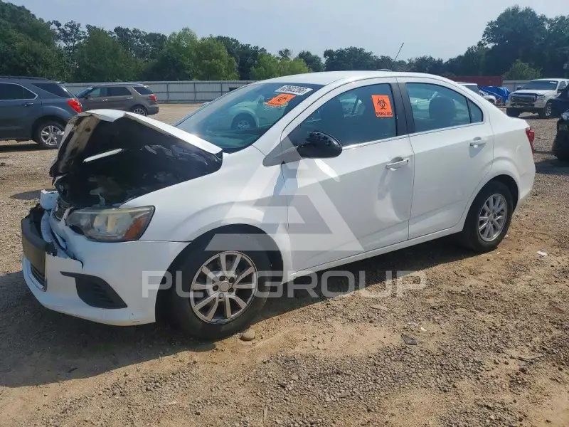 2017 Chevrolet Sonic фото