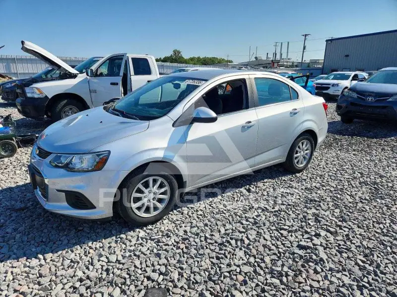 2017 Chevrolet Sonic фото