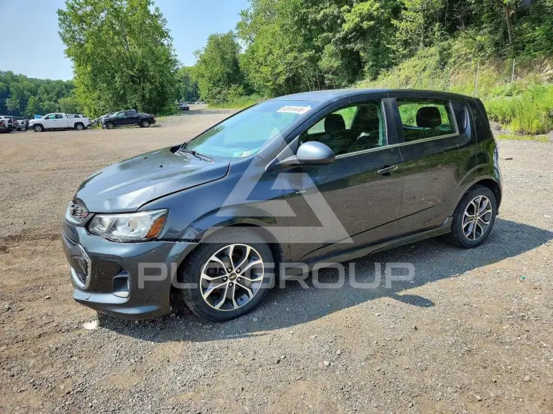 2017 Chevrolet Sonic фото