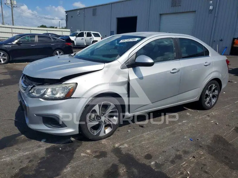 2017 Chevrolet Sonic фото