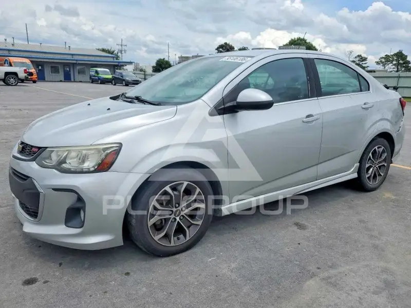 2017 Chevrolet Sonic фото