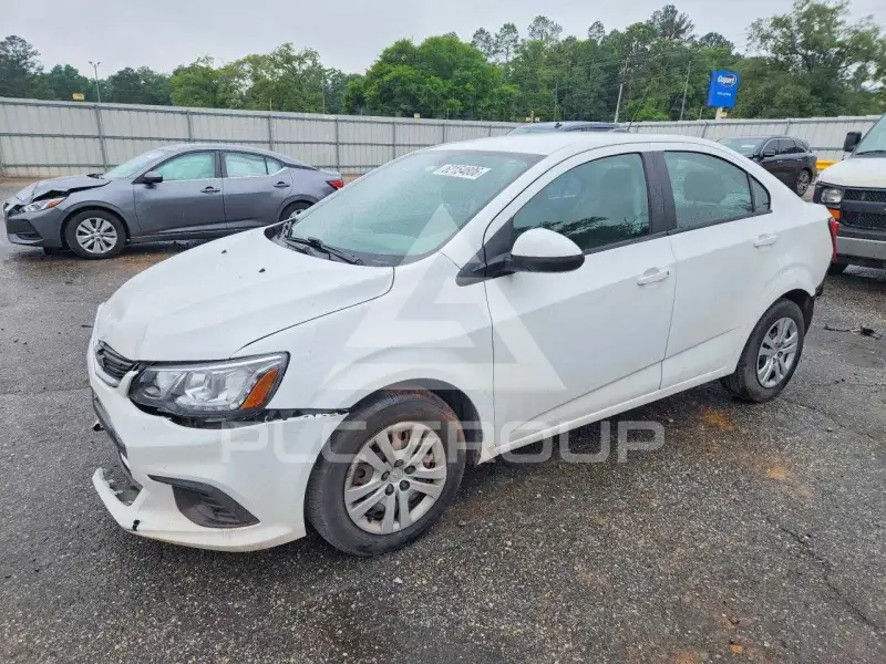2017 Chevrolet Sonic фото