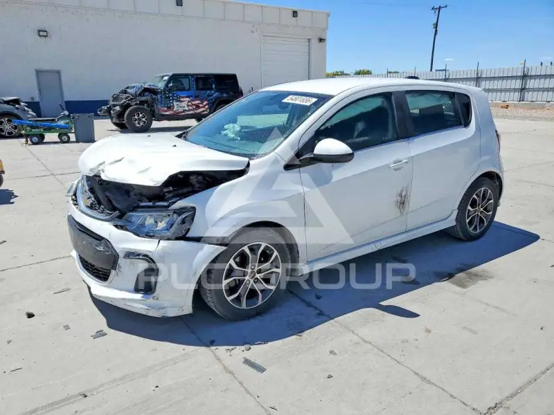2017 Chevrolet Sonic photo