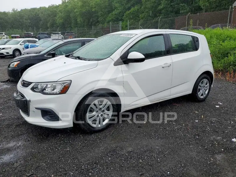 2017 Chevrolet Sonic фото