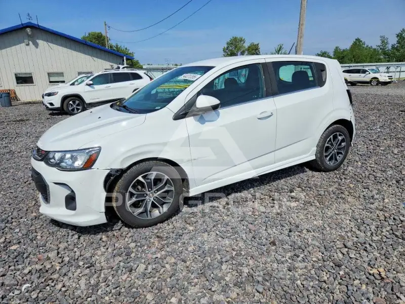 2017 Chevrolet Sonic фото