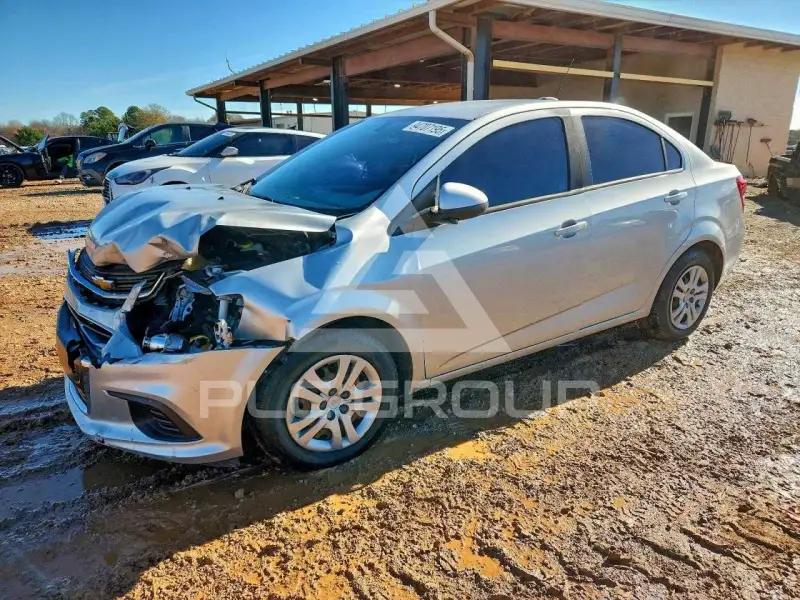 2017 Chevrolet Sonic фото