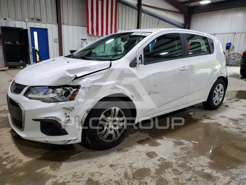 2017 Chevrolet Sonic фото