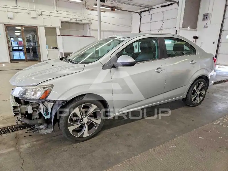 2017 Chevrolet Sonic фото
