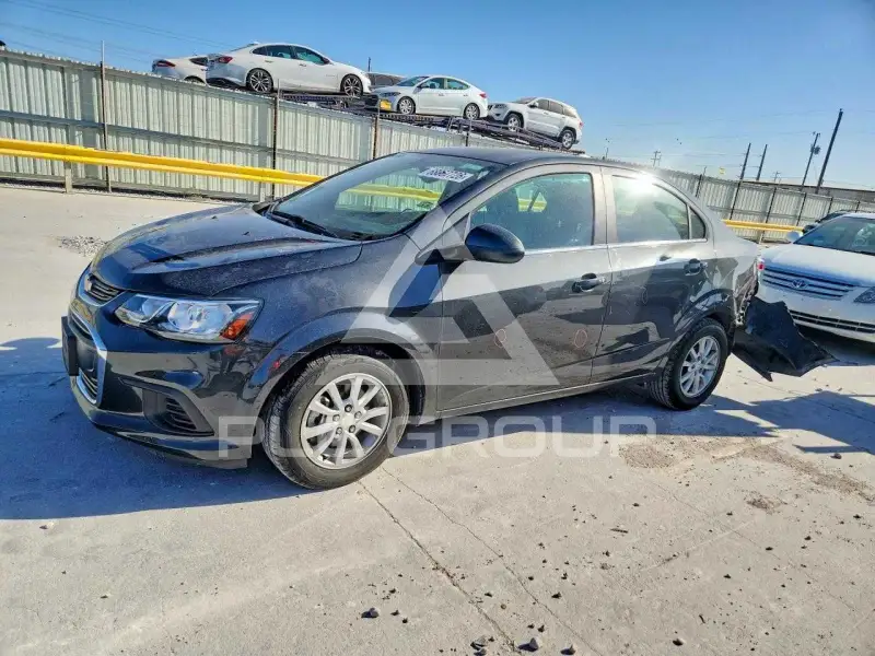 2017 Chevrolet Sonic photo