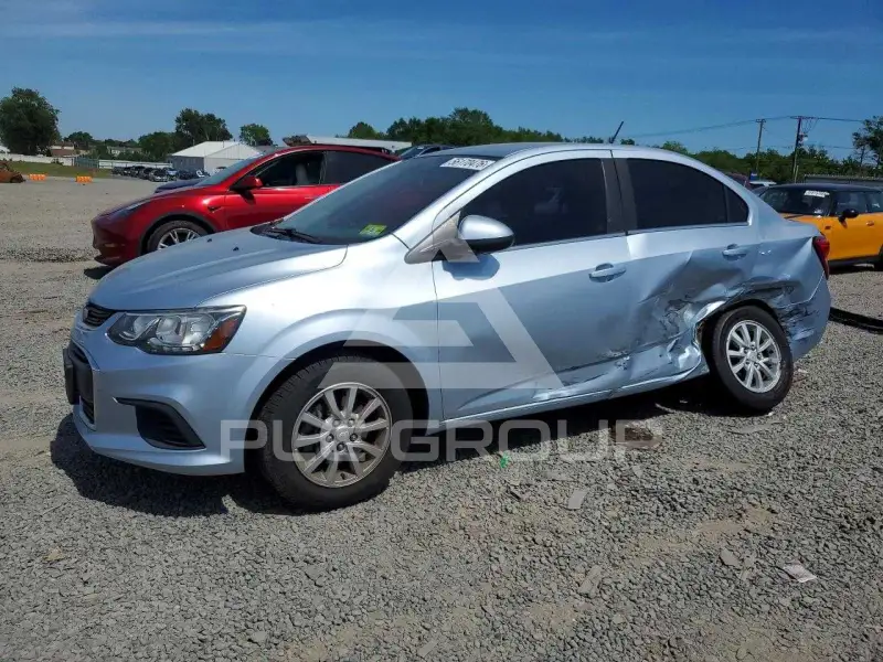 2017 Chevrolet Sonic фото