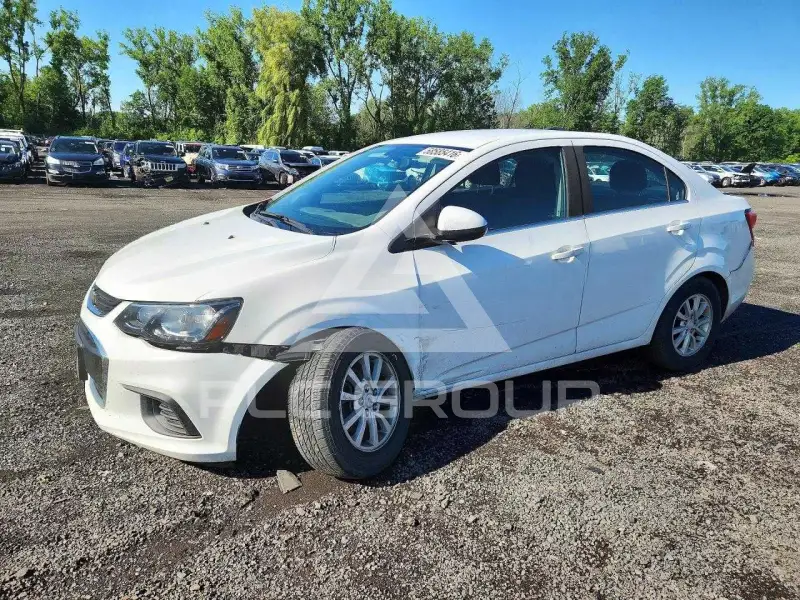 2017 Chevrolet Sonic фото