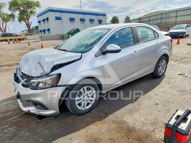 2017 Chevrolet Sonic фото