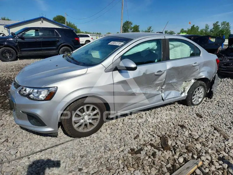 2017 Chevrolet Sonic фото