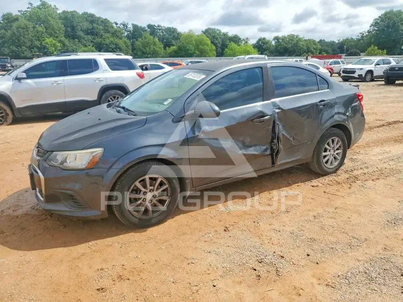 2017 Chevrolet Sonic фото