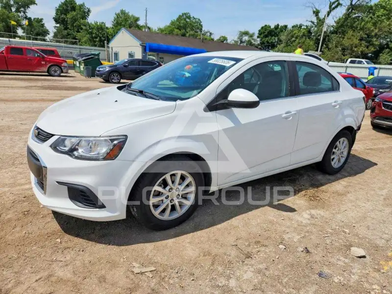 2017 Chevrolet Sonic photo