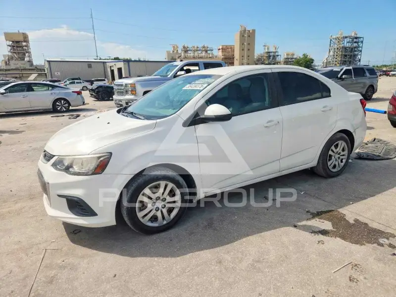 2017 Chevrolet Sonic photo