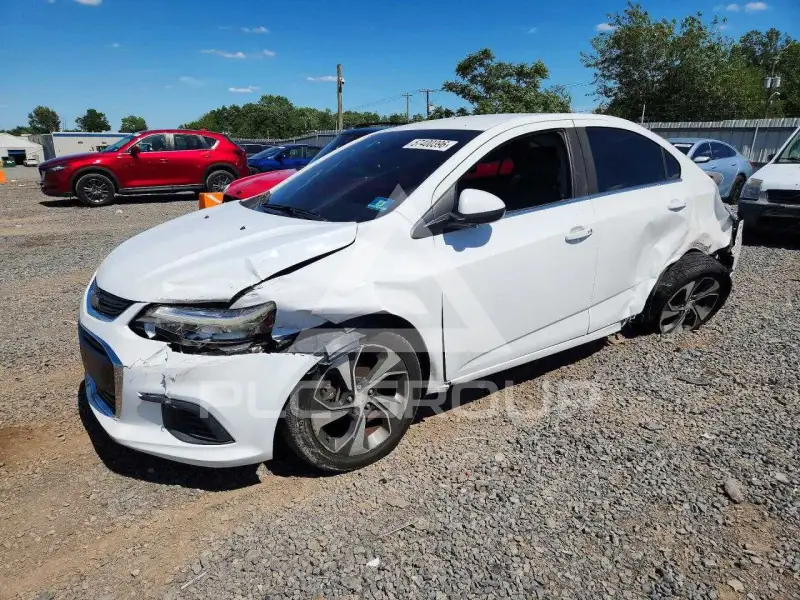 2017 Chevrolet Sonic фото
