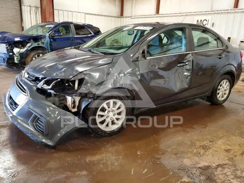 2017 Chevrolet Sonic фото
