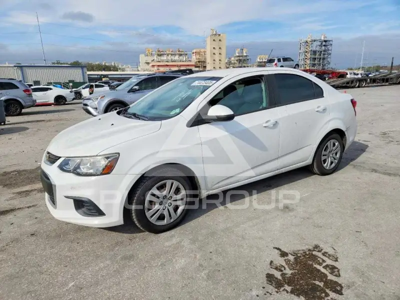 2017 Chevrolet Sonic фото