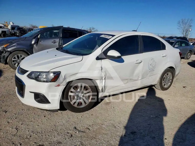 2017 Chevrolet Sonic photo