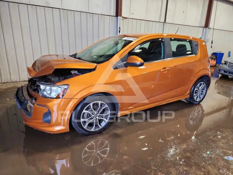 2017 Chevrolet Sonic фото
